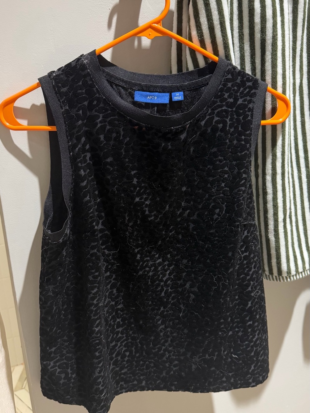 APT. 9 Black Sleeveless Velvet cheetah print Burnout Tank